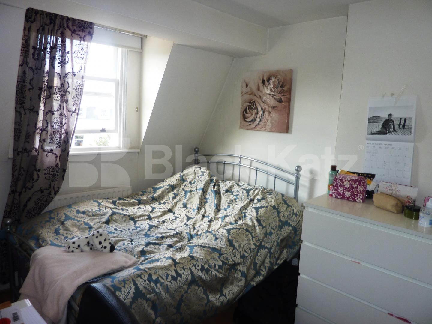 			VIEWINGS ESSENTIAL, 2 Bedroom, 1 bath, 1 reception Flat			 Sutherland Avenue, MAIDA VALE 